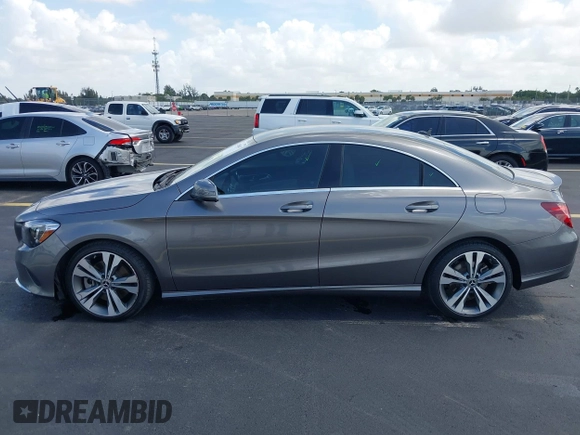 2019 Mercedes-Benz CLA 250 z VIN WDDSJ4EB0KN720613, wystawiony jako IAAI lot #42508467 z przebiegiem 26 941 mil mil oraz . Historia ofert i sprzedaży dostępna na DreamBid. Obrazek 14.