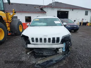 2020 Jeep Cherokee Altitude with VIN 1C4PJMLXXLD635994, listed as a IAAI auction lot 42074726 with 25,766 mi miles and . Bid and sale history available at DreamBid. Image 12.