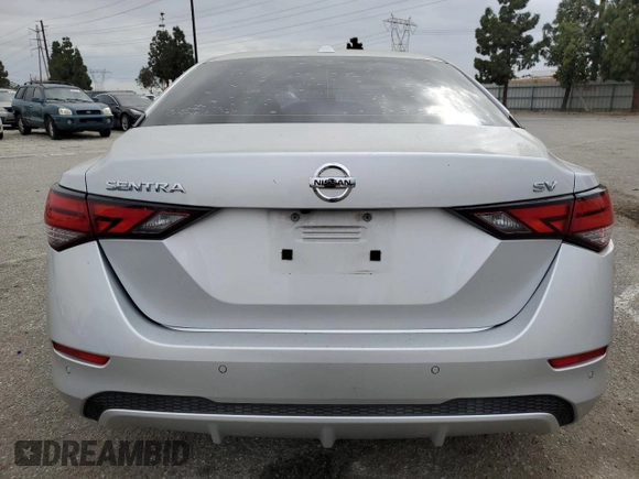 2020 Nissan Sentra SV z VIN 3N1AB8CV4LY222526, wystawiony jako Copart lot #53543915 z przebiegiem 54 974 mil mil oraz Szkoda całkowita • Salvage title. Historia ofert i sprzedaży dostępna na DreamBid. Obrazek 6.