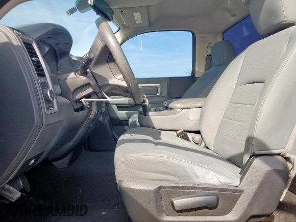 2013 Ram 1500 Express z VIN 3C6JR6AT7DG577056, wystawiony jako Copart lot #50362525 z przebiegiem 118 462 mil mil oraz Czysty tytuł • Clean title. Historia ofert i sprzedaży dostępna na DreamBid. Obrazek 7.