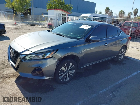 2020 Nissan Altima 2.5 SL with VIN 1N4BL4EV3LC142122, listed as a IAAI auction lot 41648381 with 55,265 mi miles. Bid and sale history available at carsss.com. Image 2.