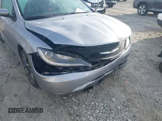 2016 Chrysler 200 S z VIN 1C3CCCBB1GN161818, wystawiony jako IAAI lot #41790359 z przebiegiem 136 416 mil mil oraz . Historia ofert i sprzedaży dostępna na DreamBid. Obrazek 6.
