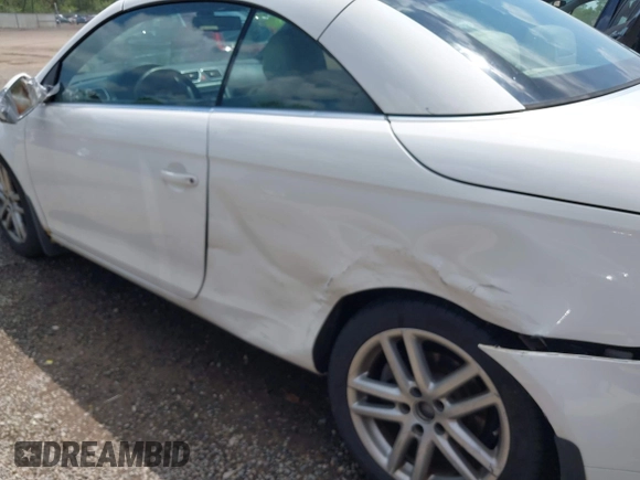 2008 Volkswagen Eos Lux z VIN WVWFA71F88V018635, wystawiony jako IAAI lot #42220306 z przebiegiem 155 448 mil mil oraz . Historia ofert i sprzedaży dostępna na DreamBid. Obrazek 6.