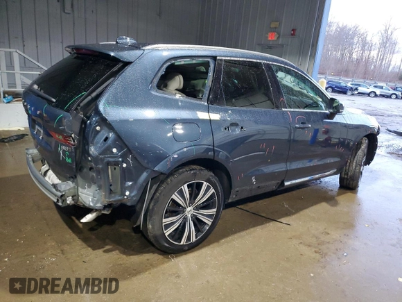 2023 Volvo XC60 Plus Bright Theme with VIN YV4L12RN2P1289100, listed as a Copart auction lot 86898924 with 25,282 mi miles and Salvage Title. Bid and sale history available at carsss.com. Image 3.