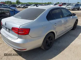2015 Volkswagen Jetta SE with VIN 3VWD17AJ8FM258414, listed as a IAAI auction lot 42476922 with 169,569 mi miles and . Bid and sale history available at DreamBid. Image 4.