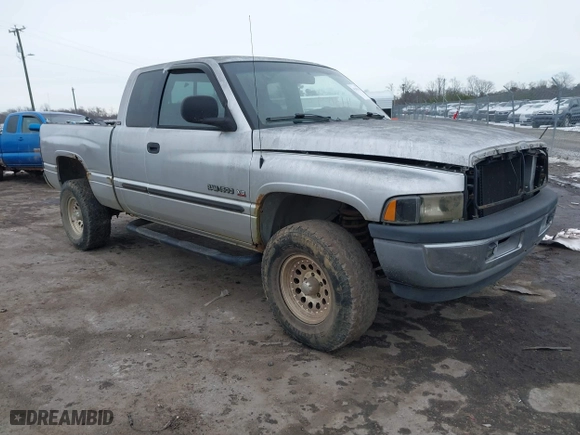 2001 Dodge Ram 1500 with VIN 3B7HF13Y01M516978, listed as a IAAI auction lot 41303914 with 185,361 mi miles. Bid and sale history available at carsss.com. Image 1.