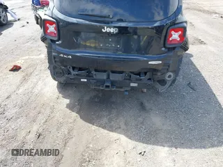 2015 Jeep Renegade Latitude with VIN ZACCJBBT0FPB73676, listed as a IAAI auction lot 42032879 with 121,953 mi miles. Bid and sale history available at carsss.com. Image 17.