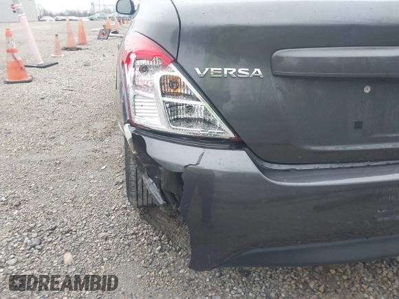 2015 Nissan Versa SV with VIN 3N1CN7AP6FL915324, listed as a IAAI auction lot 41950266 with 114,006 mi miles. Bid and sale history available at carsss.com. Image 12.