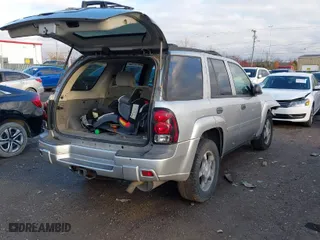 2008 Chevrolet TrailBlazer Fleet w/2FL with VIN 1GNDT13S182242282, listed as a IAAI auction lot 40945212 with 176,737 mi miles. Bid and sale history available at carsss.com. Image 4.
