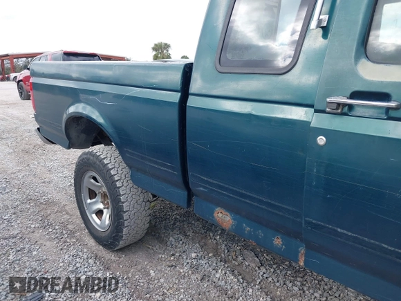 1993 Ford F-150 z VIN 1FTEX15N7PKB65960, wystawiony jako IAAI lot #41306323 z przebiegiem Nie podano mil oraz . Historia ofert i sprzedaży dostępna na DreamBid. Obrazek 15.