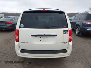 2010 Chrysler Town & Country Touring with VIN 2A4RR5D19AR441155, listed as a IAAI auction lot 41848553 with 197,088 mi miles. Bid and sale history available at carsss.com. Image 16.