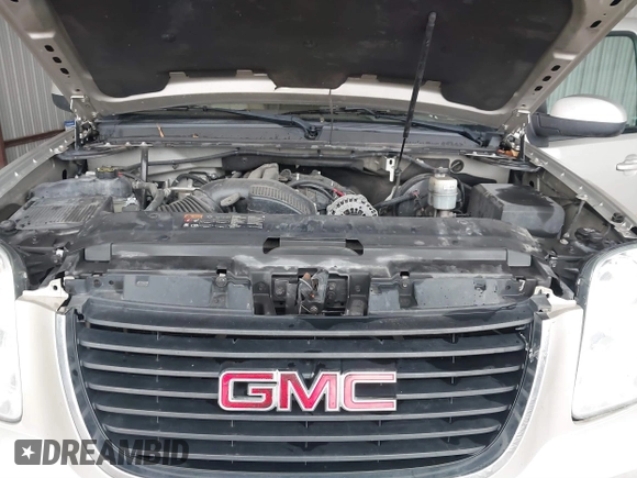 2014 GMC Yukon XL SLT with VIN 1GKS1KE08ER200562, listed as a IAAI auction lot 41502110 with 222,369 mi miles. Bid and sale history available at carsss.com. Image 10.