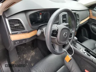 2022 Volvo XC90 Momentum with VIN YV4A221KXN1849335, listed as a Copart auction lot 51235125 with 20,312 mi miles and Salvage title. Bid and sale history available at DreamBid. Image 8.