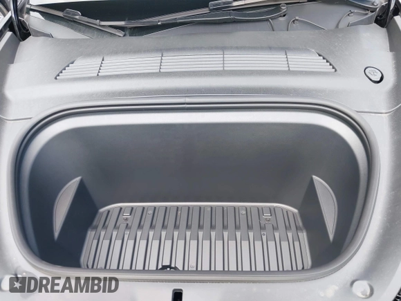 2024 Tesla Model Y with VIN 7SAYGDED3RF119101, listed as a IAAI auction lot 42019817 with 35,714 mi miles and . Bid and sale history available at DreamBid. Image 10.