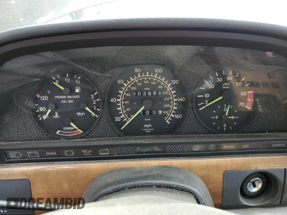 1987 Mercedes-Benz 560 with VIN WDBCA39D4HA360359, listed as a Copart auction lot 80772324 with 203,669 mi miles and Clean Title. Bid and sale history available at DreamBid. Image 9.