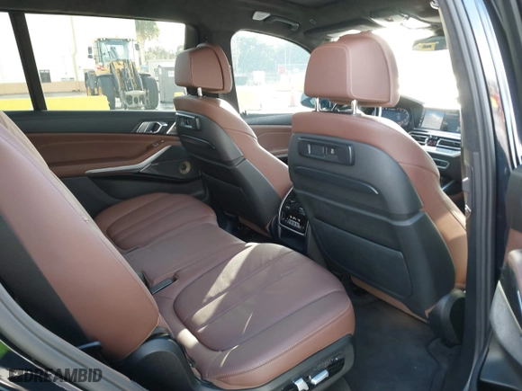 2021 BMW X7 M50i with VIN 5UXCX6C06M9H34992, listed as a IAAI auction lot 41513197 with 22,029 mi miles. Bid and sale history available at carsss.com. Image 8.