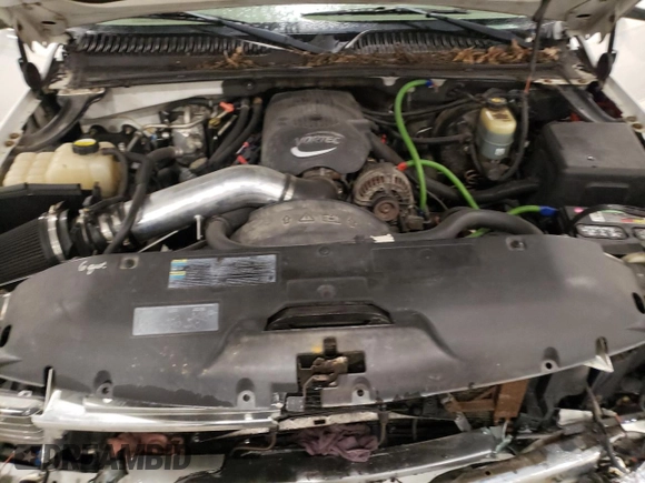 2002 Chevrolet Suburban LT with VIN 3GNFK16Z62G349461, listed as a Copart auction lot 50222035 with 384,687 mi miles and Salvage Title. Bid and sale history available at carsss.com. Image 13.
