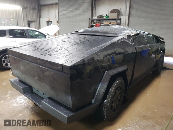 2024 Tesla Cybertruck with VIN 7G2CEHED9RA011967, listed as a Copart auction lot 85468664 with 2,353 mi miles and Salvage Title. Bid and sale history available at carsss.com. Image 3.