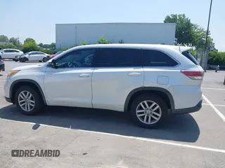 2014 Toyota Highlander LE z VIN 5TDZARFH8ES006333, wystawiony jako IAAI lot #42457836 z przebiegiem 177 747 mil mil oraz . Historia ofert i sprzedaży dostępna na DreamBid. Obrazek 14.