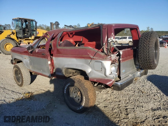 1988 Ford Bronco z VIN 1FMCU14T3JUD16266, wystawiony jako Copart lot #77365034 z przebiegiem 81 445 mil mil oraz Szkoda całkowita • Salvage title. Historia ofert i sprzedaży dostępna na DreamBid. Obrazek 2.