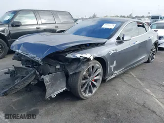 2015 Tesla Model S 85D with VIN 5YJSA1E48FF112739, listed as a IAAI auction lot 41219218 with 145,751 mi miles. Bid and sale history available at carsss.com. Image 19.