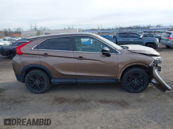 2018 Mitsubishi Eclipse Cross LE z VIN JA4AT4AA2JZ061576, wystawiony jako IAAI lot #41565617 z przebiegiem 28 488 mil mil oraz . Historia ofert i sprzedaży dostępna na DreamBid. Obrazek 13.