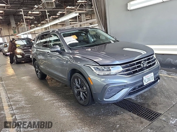 2024 Volkswagen Tiguan SE z VIN 3VV3B7AX7RM106937, wystawiony jako IAAI lot #42845192 z przebiegiem 32 134 mil mil oraz . Historia ofert i sprzedaży dostępna na DreamBid. Obrazek 15.