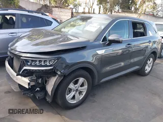 2021 Kia Sorento LX with VIN 5XYRG4LC9MG040500, listed as a IAAI auction lot 41634363 with 70,084 mi miles. Bid and sale history available at carsss.com. Image 2.