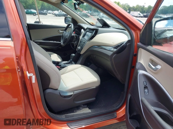 2017 Hyundai Santa Fe 2.4L z VIN 5XYZUDLB1HG463416, wystawiony jako IAAI lot #42546637 z przebiegiem 81 963 mil mil oraz . Historia ofert i sprzedaży dostępna na DreamBid. Obrazek 5.