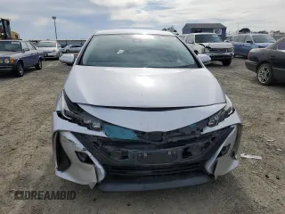 2017 Toyota Prius Plus z VIN JTDKARFP3H3036385, wystawiony jako Copart lot #46712255 z przebiegiem 145 611 mil mil oraz Szkoda całkowita • Salvage title. Historia ofert i sprzedaży dostępna na DreamBid. Obrazek 5.