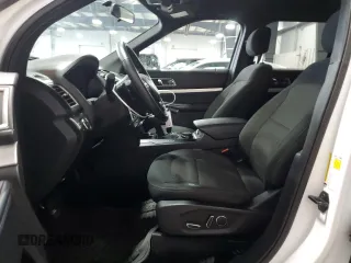 2017 Ford Explorer XLT с VIN 1FM5K8DH3HGC01999, выставлен на аукционе Copart как лот 57819325 с пробегом 101 237 миль миль и Списание • Salvage title. История ставок и продаж доступна на DreamBid. Изображение 7.