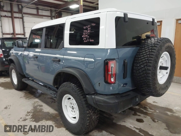2023 Ford Bronco z VIN 1FMDE4DH2PLA40790, wystawiony jako IAAI lot #41734806 z przebiegiem 19 913 mil mil oraz . Historia ofert i sprzedaży dostępna na DreamBid. Obrazek 3.