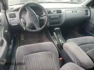 1998 Honda Accord DX z VIN 1HGCF8648WA183639, wystawiony jako Copart lot #49351645 z przebiegiem 89 526 mil mil oraz Nie do naprawy • Non repairable. Historia ofert i sprzedaży dostępna na DreamBid. Obrazek 8.