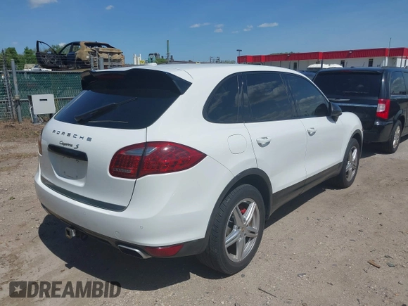 2012 Porsche Cayenne S z VIN WP1AB2A24CLA48791, wystawiony jako IAAI lot #42167069 z przebiegiem 133 819 mil mil oraz . Historia ofert i sprzedaży dostępna na DreamBid. Obrazek 4.