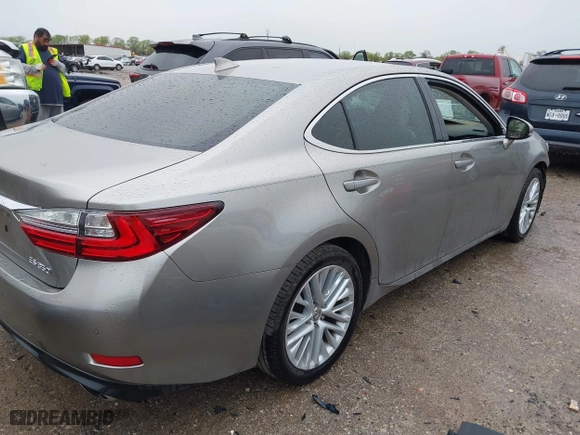 2016 Lexus ES 350 with VIN 58ABK1GGXGU021778, listed as a IAAI auction lot 41889191 with 72,033 mi miles. Bid and sale history available at carsss.com. Image 4.