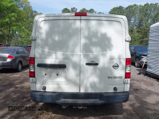 2017 Nissan NV SV с VIN 1N6AF0KYXHN806543, выставлен на аукционе IAAI как лот 42091203 с пробегом 278 626 миль миль и . История ставок и продаж доступна на DreamBid. Изображение 16.