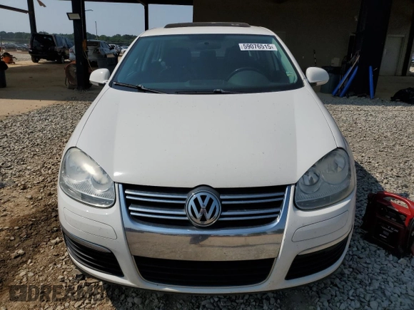 2010 Volkswagen Jetta SEL with VIN 3VWRX7AJ0AM047012, listed as a Copart auction lot 59076515 with 189,464 mi miles and Salvage title. Bid and sale history available at DreamBid. Image 5.