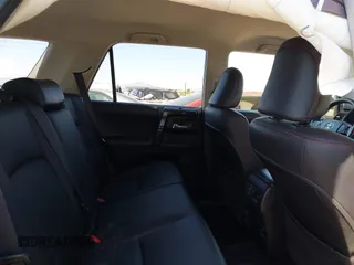 2018 Toyota 4Runner SR5 z VIN JTEBU5JR5J5488241, wystawiony jako IAAI lot #41997070 z przebiegiem 68 551 mil mil oraz . Historia ofert i sprzedaży dostępna na DreamBid. Obrazek 8.