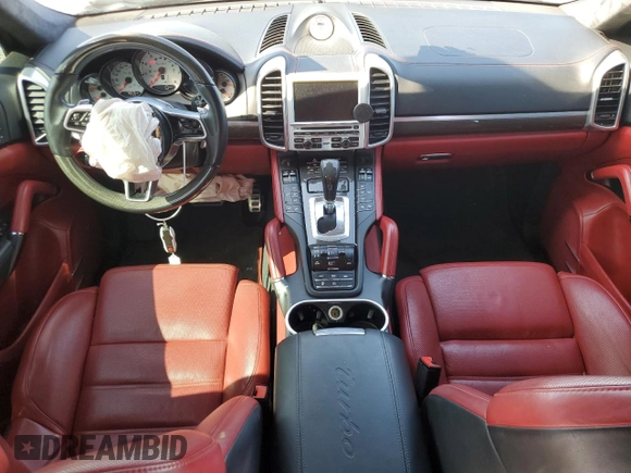 2015 Porsche Cayenne Turbo z VIN WP1AC2A21FLA81202, wystawiony jako Copart lot #45562605 z przebiegiem 72 979 mil mil oraz Szkoda całkowita • Salvage title. Historia ofert i sprzedaży dostępna na DreamBid. Obrazek 8.
