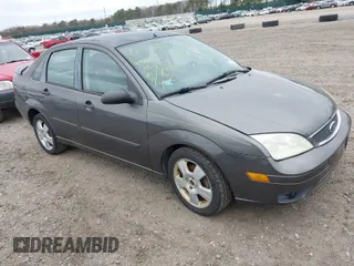 2007 Ford Focus S with VIN 1FAHP34N27W241819, listed as a IAAI auction lot 42040284 with 90,220 mi miles. Bid and sale history available at carsss.com. Image 1.