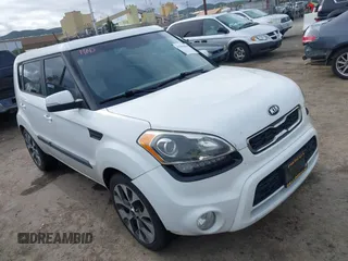 2013 Kia Soul ! with VIN KNDJT2A67D7546771, listed as a IAAI auction lot 41494414 with 135,810 mi miles. Bid and sale history available at carsss.com. Image 1.