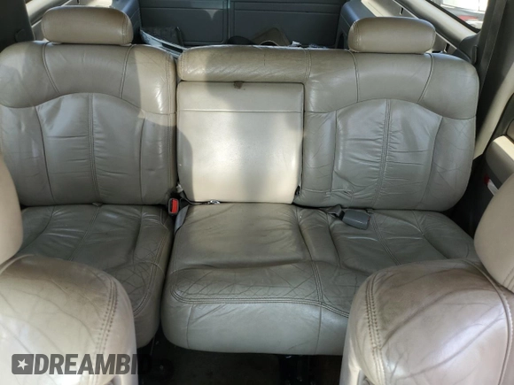 2001 Chevrolet Suburban LS with VIN 1GNFK16T71J208214, listed as a Copart auction lot 68925744 with 218,290 mi miles and Clean Title. Bid and sale history available at carsss.com. Image 10.
