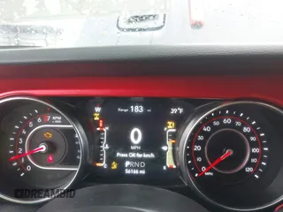 2021 Jeep Wrangler Unlimited Rubicon z VIN 1C4HJXFG8MW775419, wystawiony jako IAAI lot #41797178 z przebiegiem 56 166 mil mil oraz . Historia ofert i sprzedaży dostępna na DreamBid. Obrazek 7.