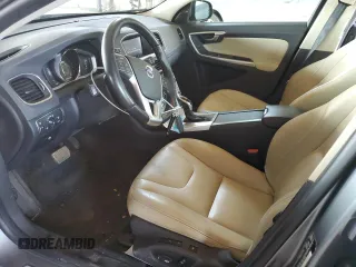 2018 Volvo S60 Inscription z VIN LYV402TK5JB167307, wystawiony jako Copart lot #53399735 z przebiegiem 60 749 mil mil oraz Szkoda całkowita • Salvage title. Historia ofert i sprzedaży dostępna na DreamBid. Obrazek 7.
