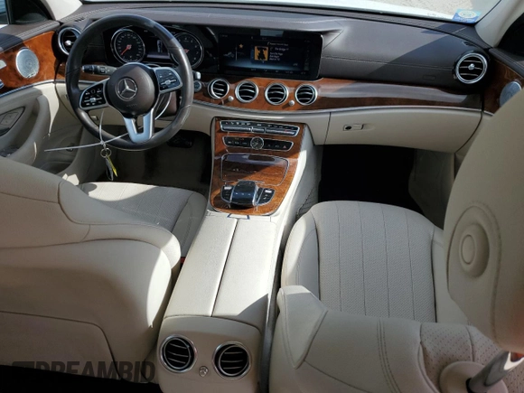 2019 Mercedes-Benz E 450 with VIN WDDZH6JB7KA507533, listed as a Copart auction lot 54134665 with 72,168 mi miles and Non Repairable. Bid and sale history available at DreamBid. Image 8.