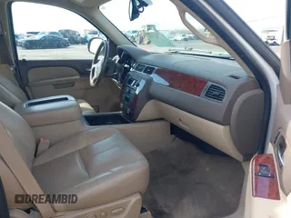 2011 Chevrolet Suburban LT with VIN 1GNSCJE01BR291466, listed as a IAAI auction lot 41800799 with 232,542 mi miles. Bid and sale history available at carsss.com. Image 5.