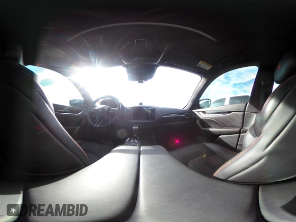 2022 Maserati Levante GT z VIN ZN661XUAXNX400339, wystawiony jako IAAI lot #41515920 z przebiegiem 48 360 mil mil oraz . Historia ofert i sprzedaży dostępna na DreamBid. Obrazek 20.