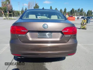 2011 Volkswagen Jetta Sedan SE w/Convenience & Sunroof PZEV with VIN 3VWDZ7AJ8BM388647, listed as a IAAI auction lot 41924260 with 156,583 mi miles. Bid and sale history available at carsss.com. Image 16.