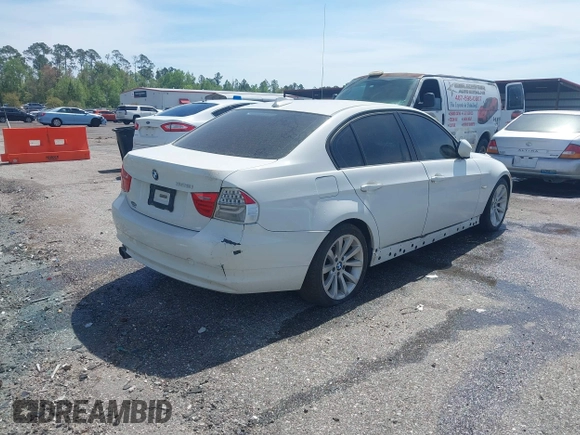 2011 BMW 3 Series 328i with VIN WBAPH7G55BNM59383, listed as a IAAI auction lot 41752644 with 1 mi miles. Bid and sale history available at carsss.com. Image 4.