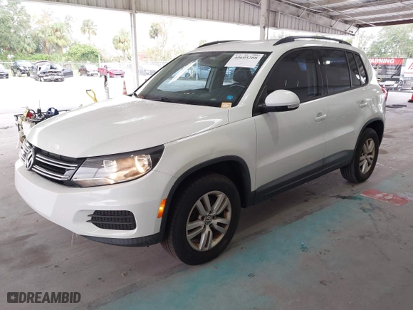 2017 Volkswagen Tiguan S with VIN WVGAV7AX3HK000029, listed as a IAAI auction lot 40605208 with 72,014 mi miles. Bid and sale history available at carsss.com. Image 17.